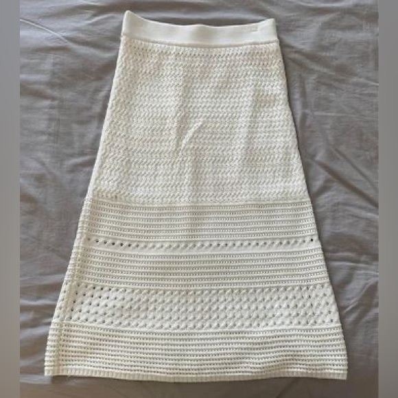 New, never worn Aritzia Wilfred White Heirloom Skirt - Medium - Picture 5 of 11